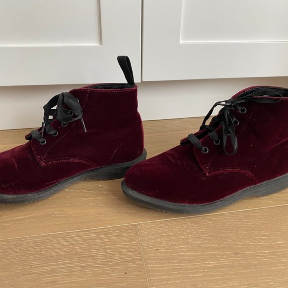 DR. MARTENS LANA Dark Red Velvet 5-Eye Ankle Boots Women's US 7L EU 38 UK 5 - Picture 3 of 7
